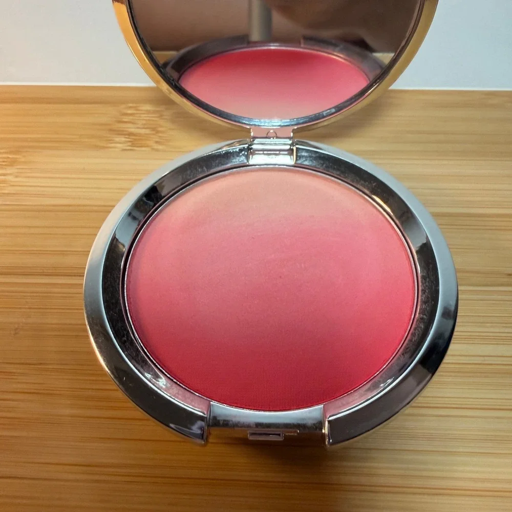 IT Cosmetics CC+ Radiance Ombre Blush Coral Flush Pink Peach Gradient Compact